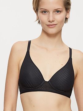 Padded bra Triumph  The Triumph Harmony Spotlight P EX 10217428 underwired bra is an elegant model that combines a stylish look with high wearing comfort. The e
