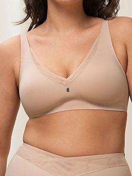 Soft Triumph  The True Shape Sensation N01 10207952 minimizer bra in a light beige color has been designed with women in mind who expect maximum comfort a
