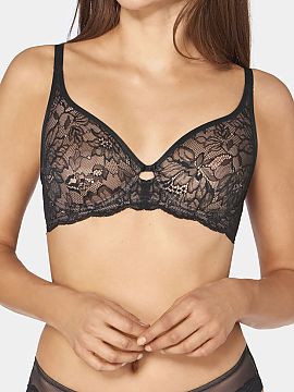 Soft Triumph  Unlined Triumph Amourette Charm W02 10199586 bra is an elegant soft model that impresses with its lightness, perfect fit, and subtle, femini