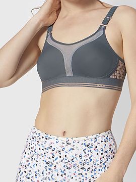 Sports bra Triumph  The Triaction Extreme Lite N EX 10163839 sports bra was designed with maximum comfort and support in mind during physical activity. Made of 