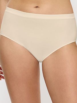 Panties Triumph  Figi Sense of Modal Midi 10224787-6720 is a combination of everyday comfort and modern, minimalist design. The model with a higher waist gen