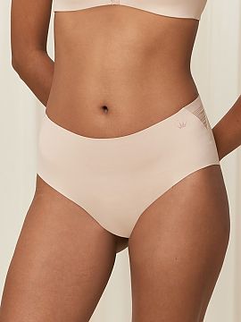 Panties Triumph  Figi Flex Smart Maxi EX 10213145 is a unique combination of comfort, delicacy, and modern design. The lightweight, seamless cut is designed 