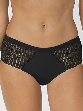 Panties Triumph  Figi Aura Spotlight Maxi 10207997 is an elegant combination of feminine lace details and exceptionally soft microfiber, providing comfort an