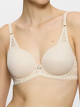 Padded bra Triumph  The Aura Spotlight WHP 10207996-6720 bra is a modern version of one of Triumph\'s most popular models. It combines elegant design with high 