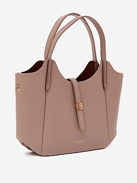 Everyday handbag Step in style