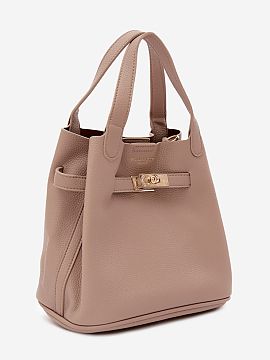 Everyday handbag Step in style