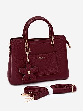 Everyday handbag Step in style  A women\'s bag made of imitation leather is an elegant and functional accessory that will work perfectly for everyday use. The universal des