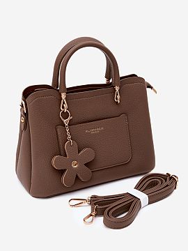 Everyday handbag Step in style  Women\'s handbag made of imitation leather is an elegant and functional accessory that will work perfectly for everyday use. The universal s