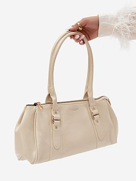 Everyday handbag Step in style  Women\'s handbag made of imitation leather is a practical and stylish accessory that will work perfectly for everyday use. The universal des