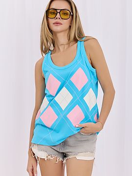 Top Relevance  Top-style t-shirt with a casual character, perfect for everyday wear. Made of high-quality blend of cotton and elastane, it provides comfort