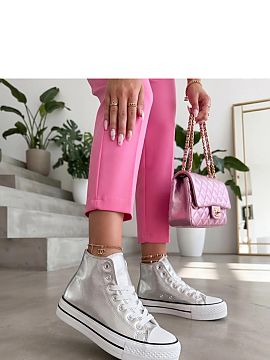 Platform sneakers Solea  High platform sneakers are a stylish proposition for women who like to combine comfort with a trendy look. The sporty style fits perfectly i