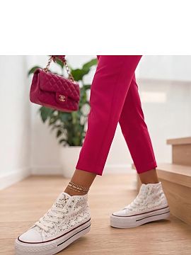 Platform sneakers Solea  High platform sneakers are a stylish proposition for women who like to combine comfort with a fashionable look. The sporty style fits perfec