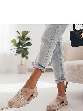 Espadrille Solea  Stylish buckle-fastened espadrilles are the perfect proposal for the summer season for women who value comfort combined with a fashionable l