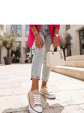 Sneakers Solea  Laced sports sneakers are a timeless model that will work perfectly in everyday stylizations. Their classic design combined with a comfortab