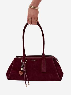 Everyday handbag Step in style  Bag made of suede imitation is a stylish and functional accessory that will work perfectly for everyday use. The model is fastened with a zi