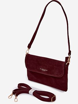 Messenger bag Step in style  A small messenger bag is a practical and stylish accessory, perfect for everyday use. Its compact size allows it to hold the most necessary 
