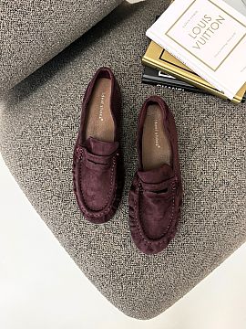 Mocassin Step in style  Women\'s moccasins made of eco suede are a timeless model that you can easily match to various stylizations. Their simple cut makes them gre