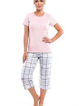 Pyjama Donna  The women\'s Dani 3/4 pajamas are a proposal created for women who appreciate comfort, natural fabrics, and classic design. The model was se