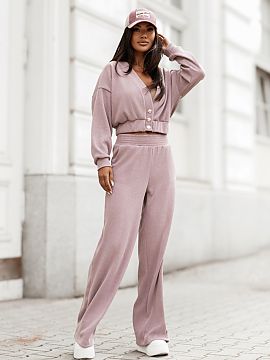 Set LaBalancia  Discover the MEGGI corduroy set in heather color, which combines style and comfort. This unique set consists of a blouse and pants, perfect 