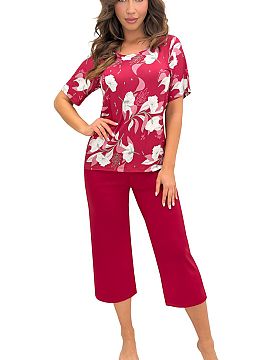 Pyjama Donna  Women\'s pajamas Brigitte 3/4 is a combination of feminine style and exceptional comfort, perfect for both sleep and home relaxation. The bl