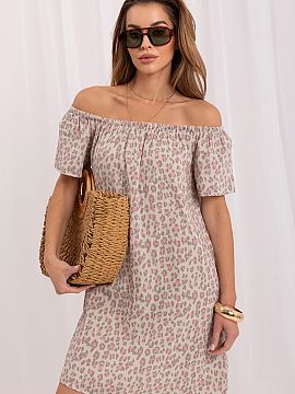 Daydress Sublevel  The summer oversized dress with an animal motif is a proposal for women who like fashionable patterns and comfortable styles. The loose cut 