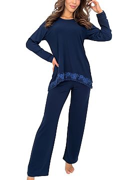 Pyjama Donna  Women\'s viscose pajamas with lace Ramona Long is an elegant and comfortable set created with peaceful sleep and home relaxation in mind. Ma