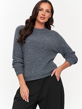 Jumper Makadamia  Stylish women\'s sweater with a round neckline is the perfect choice for women who appreciate the combination of simplicity, comfort, and el