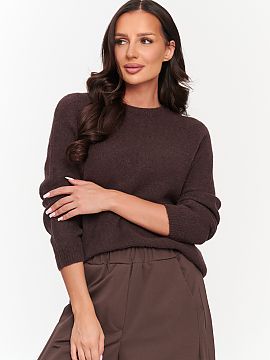 Jumper Makadamia  Stylish women\'s sweater with a round neckline is the perfect choice for women who appreciate the combination of simplicity, comfort, and el