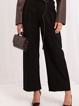 Culottes Italy Moda  Women\'s culotte pants are an elegant and versatile model that fits perfectly into timeless trends. Smooth fabric and wide 7/8 length legs g