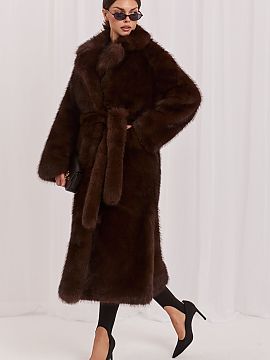 Coat Factory Price  Fur women\'s coat in an elegant style is a striking proposition for the autumn-winter season. The model is made of a material combining wool