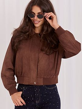 Jacket Italy Moda  Women\'s suede bomber jacket is a fashionable proposal for the autumn/winter/spring season. The model of standard length is made of smooth p