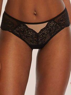 Panties Kinga  Black lace panties Sara are a unique combination of beautiful lace that adds elegance and feminine charm to them. Panties designed without l
