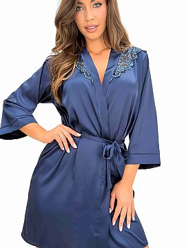 Bathrobe Donna  The satin dressing gown for women, Mela, is an elegant proposal for evening relaxation and peaceful mornings. Smooth, slightly shiny satin g
