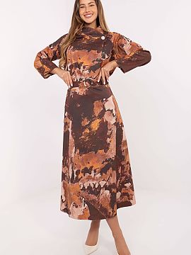 Skirt Italy Moda  Elegant women\'s midi skirt made of a pleasant to the touch material with a suede finish. The model combines a trendy animal motif with a cl