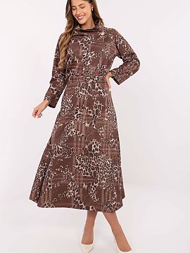 Skirt Italy Moda  Elegant women\'s midi skirt made of a pleasant to the touch material with a suede finish. The model combines a trendy animal motif with a cl