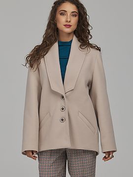 Coat Nife  Stylish women\'s coat with a regular cut, which provides comfortable fitting and freedom of movement. The model has wide, lapel collars and 