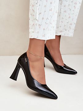 Block heel pumps Step in style  Vinceza\'s women\'s pumps are an elegant model that will work well in many women\'s stylings, both for work and for special occasions. The c