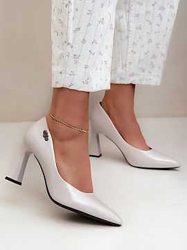 Block heel pumps Step in style  Women\'s pumps by Vinceza are an elegant model that will work well in many women\'s stylizations both for work and for special occasions. Th