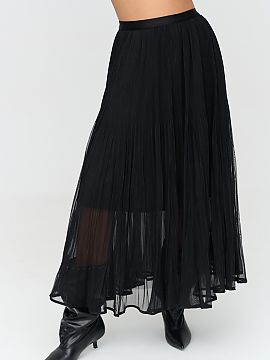 Long skirt Makadamia  Tulle long skirt with a flared cut is an impressive proposition that looks beautiful in motion. The light, layered form gives the styling a 