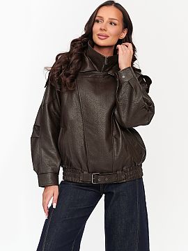 Jacket Makadamia  Choose a timeless style and comfort with a women\'s faux leather jacket that fits perfectly into the latest trends. The oversized model with