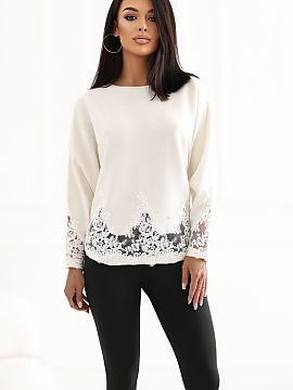 Jumper Factory Price  An elegant women\'s bat-wing sweater is a stylish proposal for women who appreciate the combination of comfort and feminine details. Made of
