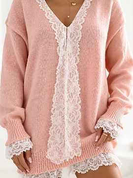 Jumper Factory Price  An elegant oversized women\'s sweater is a proposal for women who appreciate comfort and subtle, feminine details. The longer cut and loose 