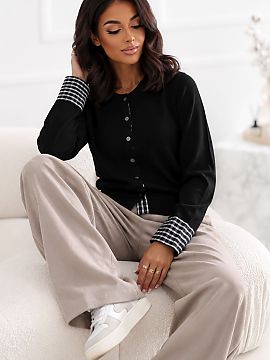Cardigan Factory Price  A women\'s button-up sweater is a stylish everyday and workwear option. The classic cut with a standard length and round neckline makes it e