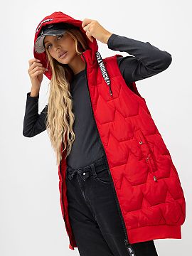 Gilet Factory Price  Women\'s quilted vest is a practical and stylish choice for cooler days. Made of polyester, with synthetic filling and insulation, it provid