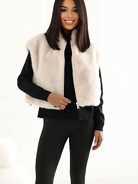 Gilet Factory Price  A two-sided women\'s vest is a practical and fashionable wardrobe element that allows you to create various stylizations. One side made of s