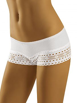 Shorts Wolbar   Comfortable shorts.
 - made of cotton knitwear
 - legs finished with openwork lace
 - model with low hip line

