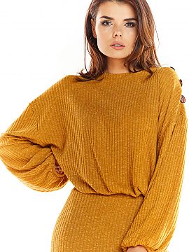 Jumper awama  Long-sleeved sweater with a kimono cut. Oversized cut, decorative buttons on shoulders in subdued color add to its character. Elastic at cuf