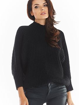 Jumper awama  Half-zip sweater with a batwing cut, made of soft, warm fabric. Its loose-fitting cut ensures comfort.