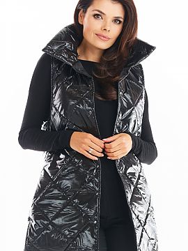 Gilet awama  Quilted, warm vest with a high collar, fastened with buttons. Autumn must have in 4 colours: beige, black, green and red. Ideal for outfits 