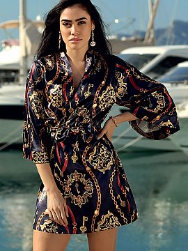 Bathrobe DKaren  A striking, expressive pattern, darker colours and satin - a mix that will keep you interested. Wear this housecoat whenever you feel like r